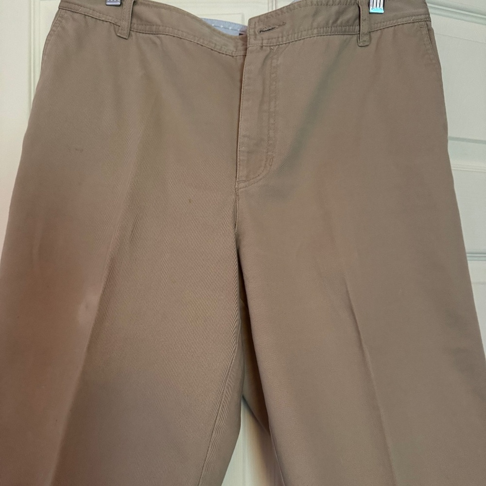 Tan Bermuda Shorts - Liz Claiborne